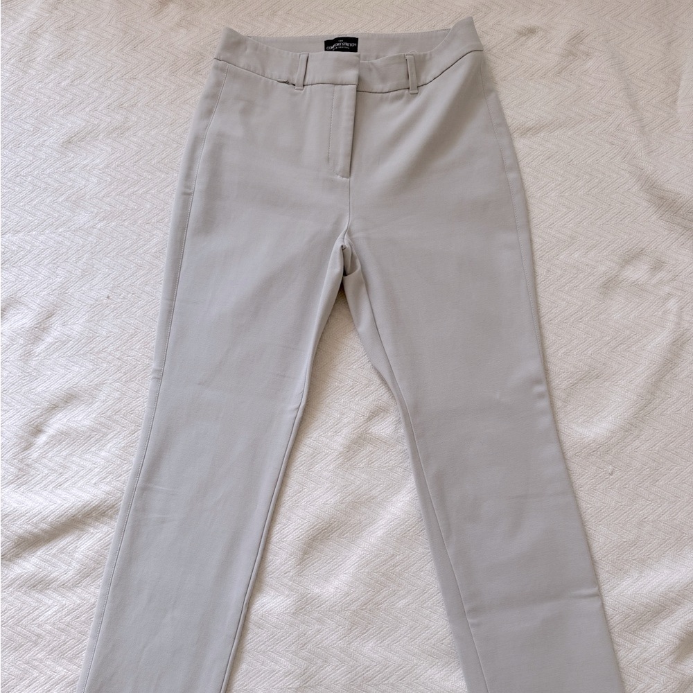 WHBM comfort stretch slim trouser Classic Women's Straight Leg in Soft Gray